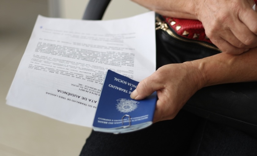 Pessoas que buscam por oportunidade no mercado de trabalho devem ir até à unidade para atendimento presencial. Foto: Arquivo/RCN 67