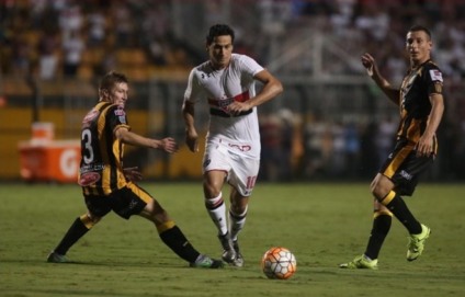 Perdemos três pontos, mas temos 15 em disputa, disse o atacante argentino - Divulgação/Saopaulofc