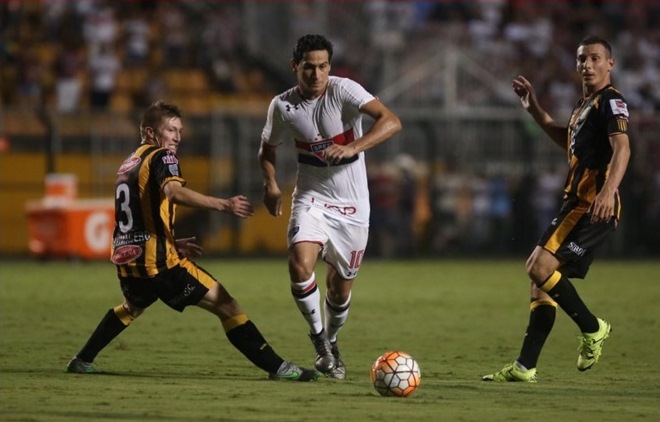 Perdemos três pontos, mas temos 15 em disputa, disse o atacante argentino - Divulgação/Saopaulofc