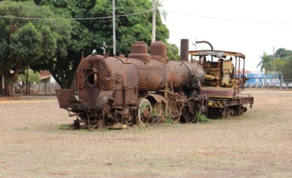 Locomotiva está parada no pátio da antiga Noroeste do Brasil há 40 anos - Hugo Leal/ JPNews