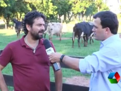 Apresentador do TVC Rural, Marco Garcia, entrevistou o pecuarista Ângelo Tibery - Reprodução