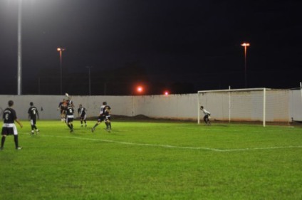 Bola rola no estádio ?Madrugadão? às 18h30 -
