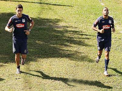 Paulo Ganso e Robinho treinam separados -