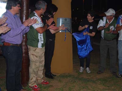 A prefeita Márcia Moura e a vicegovernadora Simone Tebet descerraram a placa na abertura do Motoshow 2011 -