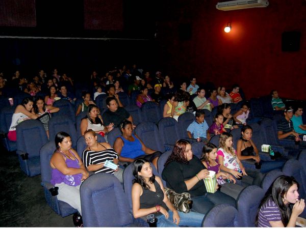 Público permaneceu atento a cada lance do filme -