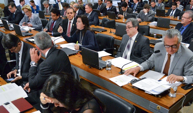 Para a senadora, a perícia derruba a tese da defesa de que os decretos atenderam a programação financeira - Roberto Castello Para a senadora, a perícia derruba a tese da defesa de que os decretos atenderam a programação financeira - Roberto Castello