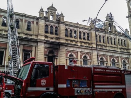 Vistoria no Museu da Língua Portuguesa vai determinar as causas do incêndio - Daniel Mello/Agência Brasil