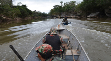 Os quatro pescadores estavam usando tarrafas e boias, petrechos de pesca que são proibidos. - Foto: Portal MS Os quatro pescadores estavam usando tarrafas e boias, petrechos de pesca que são proibidos. - Foto: Portal MS