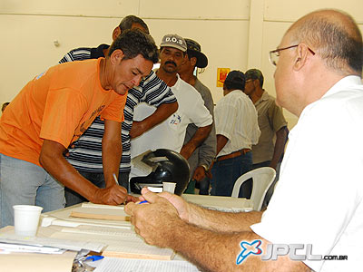 Uma nova assembléia geral foi marcada para a próxima quarta-feira -