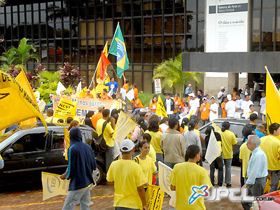 A exemplo de Brasília, trabalhadores fizeram manifestação em todo o País para pedir a redução da taxa de juros (Selic) -