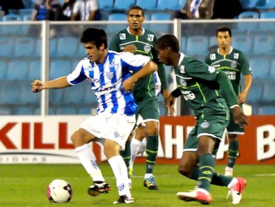 Goiás vence com facilidade na Ressacada e sobe para a segunda colocação da Série B -