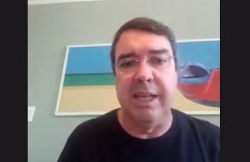 Secretário participou da live do Governo do Estado, por meio de video conferência, já que cumpre quarentena em casa - Reprodução