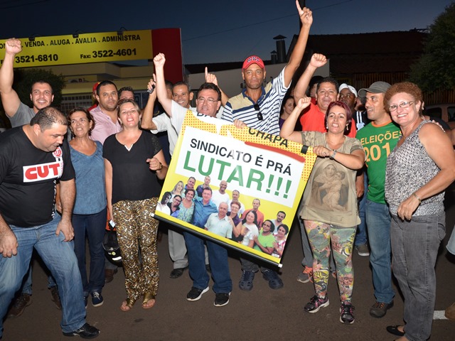 Presidente eleito e integrantes da chapa I comemoram vitória  - Cláudio Pereira 