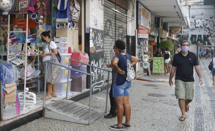 No Brasil, o volume de vendas no varejo cresceu 5,2% frente a junho - Agência Brasil