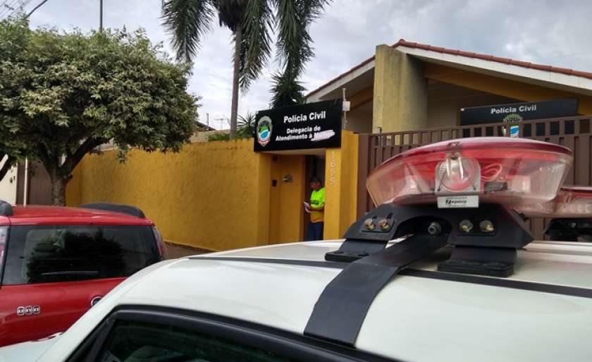 Os policiais encaminharam as vítimas à Delegacia de Atendimento à Mulher (DAM) para o registro do boletim de ocorrência.