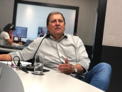 Sérgio de Paula, nos estúdios da Rádio CBN Campo Grande - Foto: Thais Cintra