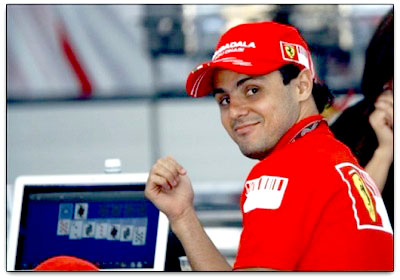 Felipe Massa falou com as visitas em três idiomas -