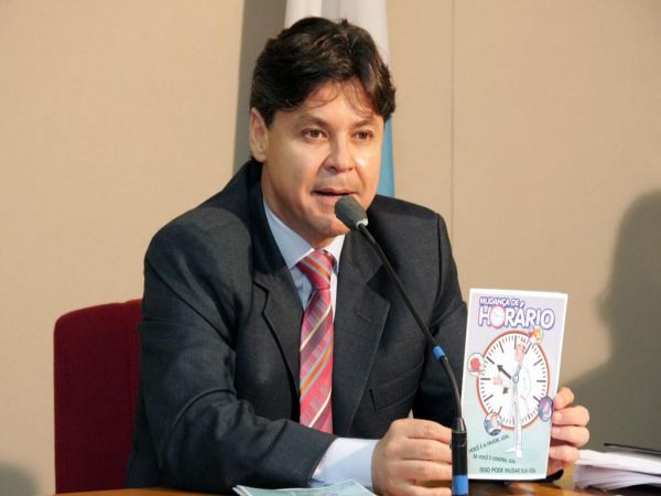 Paulo Duarte apresenta a cartilha -