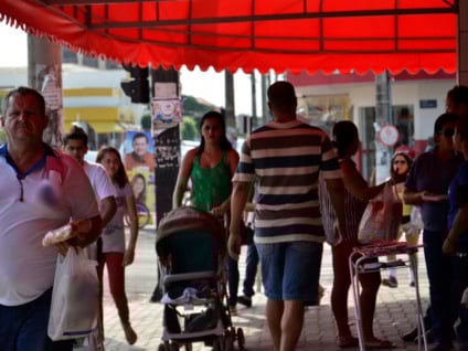No sábado, 13, os estabelecimentos atendem das 8h às 18h - Arquivo/JP
