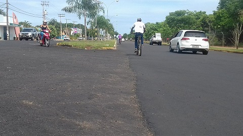 Recapeamento na avenida Capitão Olyntho Manici não foi concluído  - Ana Cristina Santos/JP 