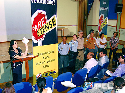 Prefeita Simone Tebet apresentou o mascote do trânsito, cujo nome será escolhido pelos alunos das escolas municipais -