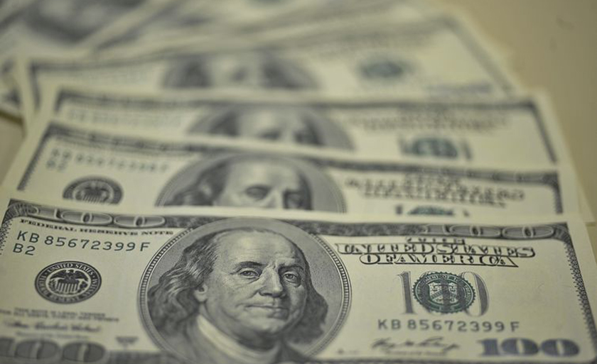 No fechamento da semana na última sexta-feira (16), o dólar comercial recuou 1,28%, cotado a R$ 3,73 - Arquivo/Agência Brasil