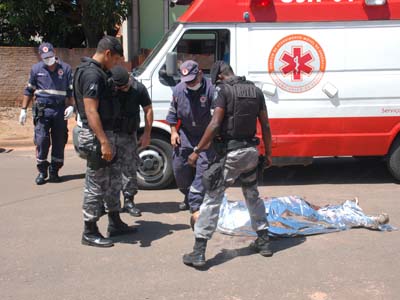 O Serviço de Atendimento Móvel de Urgência (Samu) foi ao local e contatou que nada mais podia ser feito, pois a vítima já tinha morrido -