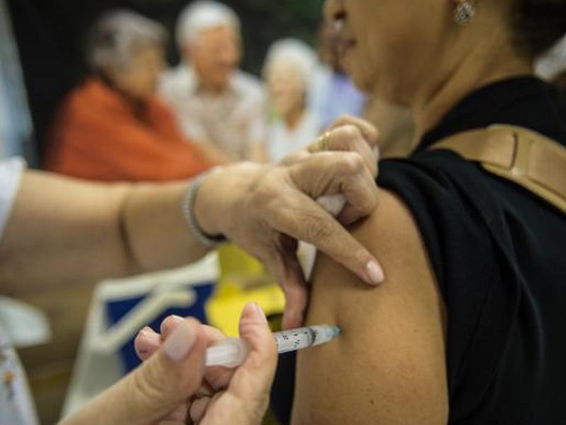 Idosos estão entre o público-alvo da campanha de vacinação contra a gripe - Divulgação