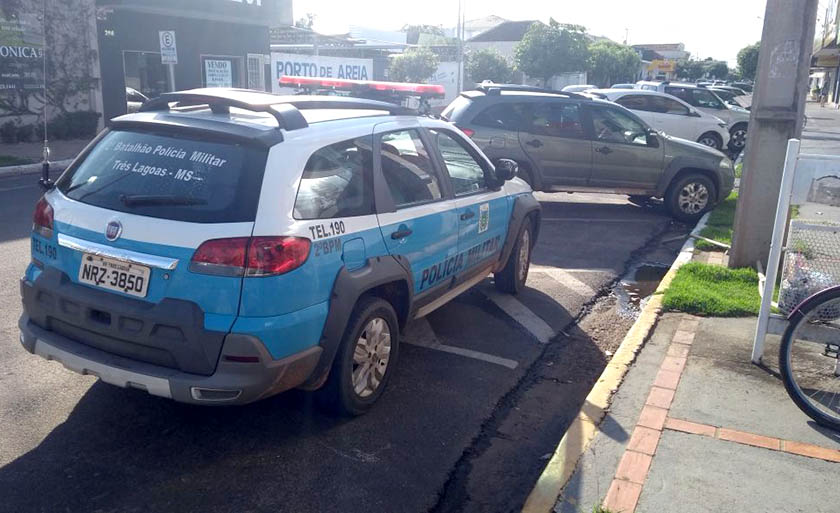 Vítima teria recebido golpes de faca no abdômen e no braço esquerdo - Arquivo/JPNews