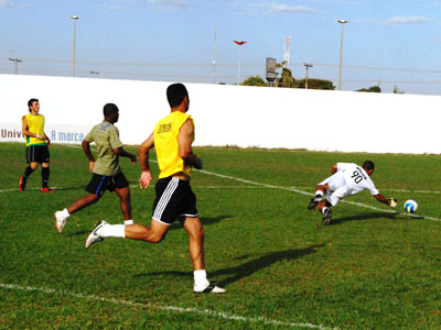 Equipe de jogadores do Misto que participaram de momento histórico em Três Lagos, jogando contra a Seleção Sub-20 -