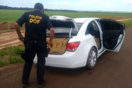 Também foi localizado um revólver calibre 32, com 5 munições deflagradas, que foi utilizado para atirar contra os policiais - Notícias MS
