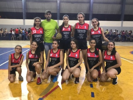 Equipe de basquete do município é destaque em competições regionais - Arquivo Pessoal