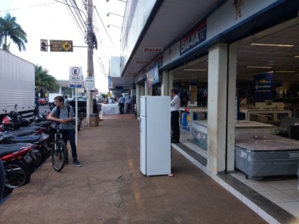 O horário beneficiará consumidores que vão às compras na última hora - Alex Santos