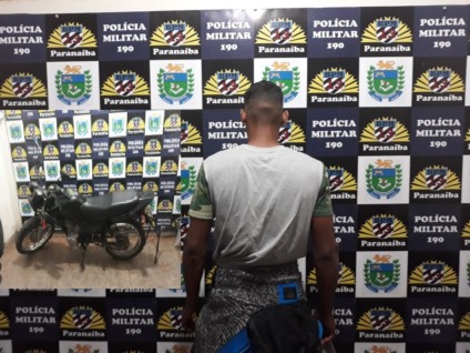 Jovem foi conduzido para a delegacia, e motocicleta foi apreendida - 13º BPM Paranaíba/Reprodução