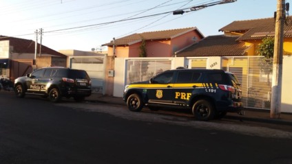 A quadrilha levava carros locados em Paranaíba para Rio Verde (GO), onde os documentos eram falsificados - PRF/Divulgação
