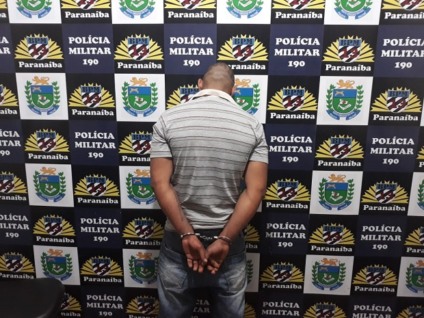 Homem havia perseguido esposa e acabou rasgando sua roupa, deixando-a parcialmente nua - 13º BPM Paranaíba/Reprodução