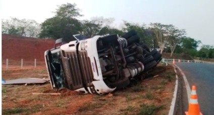 Fato ocorreu na madrugada desta quinta-feira (17), entre a BR-262 e a Marechal Rondon - Divulgação