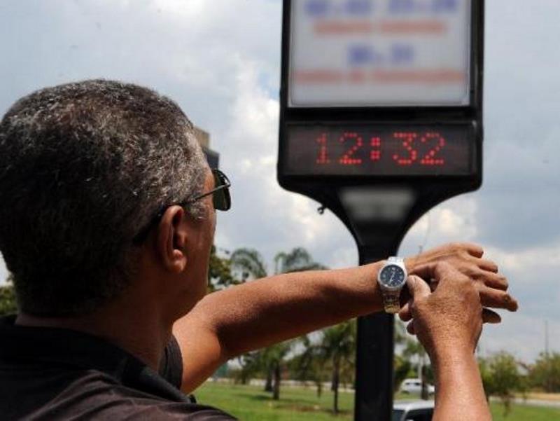 Horário de verão acabaria no dia 22 de fevereiro - Agência Brasil