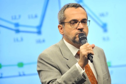 O impasse começou quando o deputado Ivan Valente (PSol-SP) chamou o ministro de “sofista”, ao criticar o bloqueio de verbas imposto às universidades federais. - Foto:Marcelo Camargo/Agência Brasil