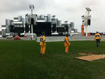 Ritmo de trabalho é intenso na Cidade do Rock, nesta quinta (22), véspera do início do Rock in Rio -