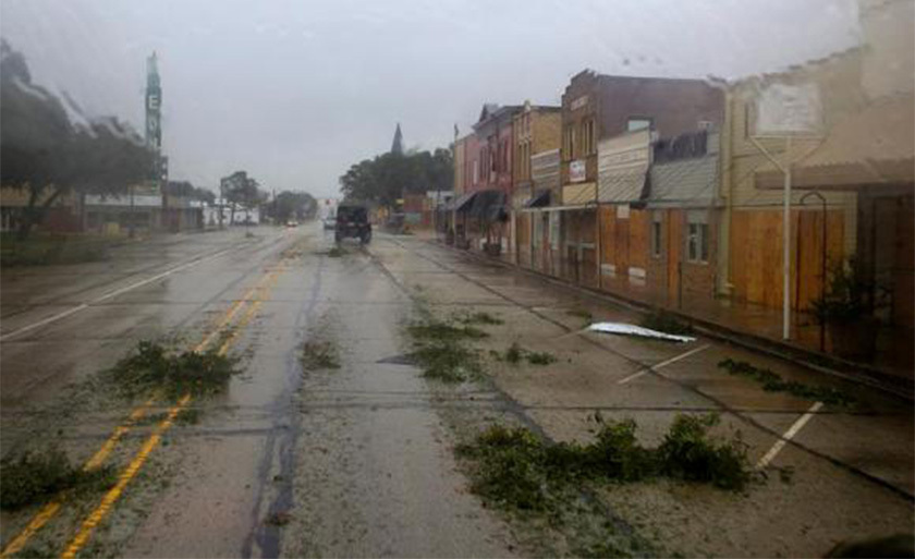 Cidade do Texas foi fortemente afetada pela tempestade tropical Harvey - Divulgação do Dpt Militar do Texas/Tim Puitt/EPA/EFE