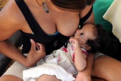 Mãe pode amamentar por até 30 minutos a cada duas horas - Divulgação/Agência Brasil