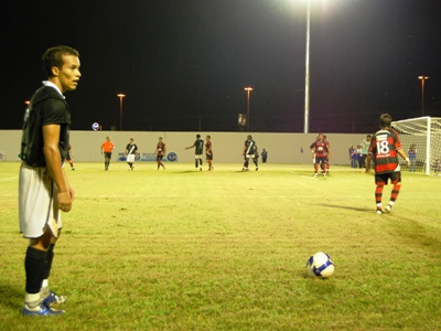 Giordan se prepara para bater falta em 2009 contra o Campinense na Copa do Brasil -