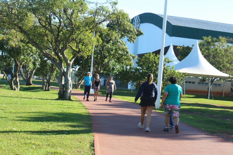 Pista de caminhada da Lagoa Maior, cartão postal de Três Lagoas, é referência para quem busca saúde mental e física. - Hugo Leal/ JPNEWS