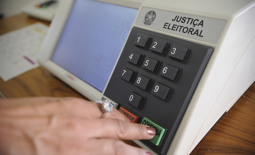 Voto é obrigatório para brasileiros entre 18 e 70 anos - Arquivo/Agência Brasil