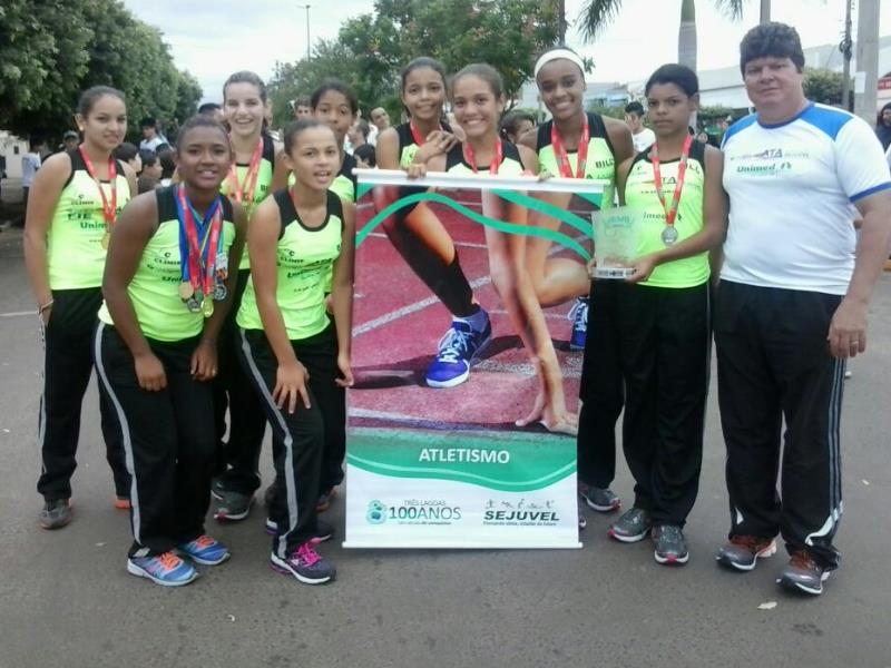 Equipe feminina de atletismo de Três Lagoas no JEMS 2015 - Divulgação