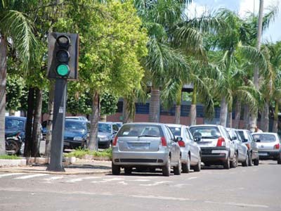 Serão investidos R$ 146.990,00 para aquisição e instalação de três novos conjuntos de semáforos -