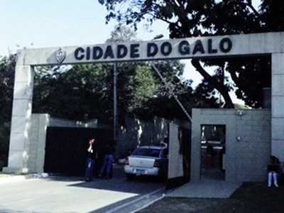 Ronaldinho Gaúcho está na Cidade do Galo -