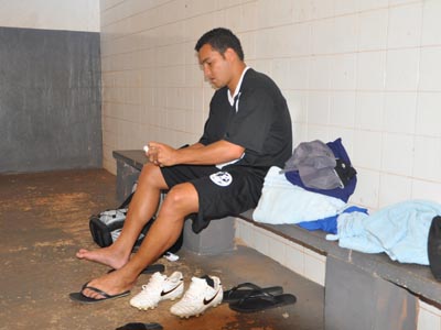 Artilheiro não quis ficar do lado de fora fazendo trabalho separado - Artilheiro não quis ficar do lado de fora fazendo trabalho separado -