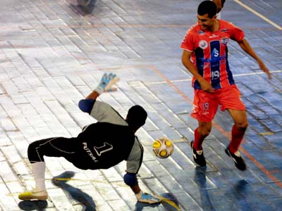 Time três-lagoense conseguiu virar o jogo, mas acabou sofrendo o empate - Time três-lagoense conseguiu virar o jogo, mas acabou sofrendo o empate -